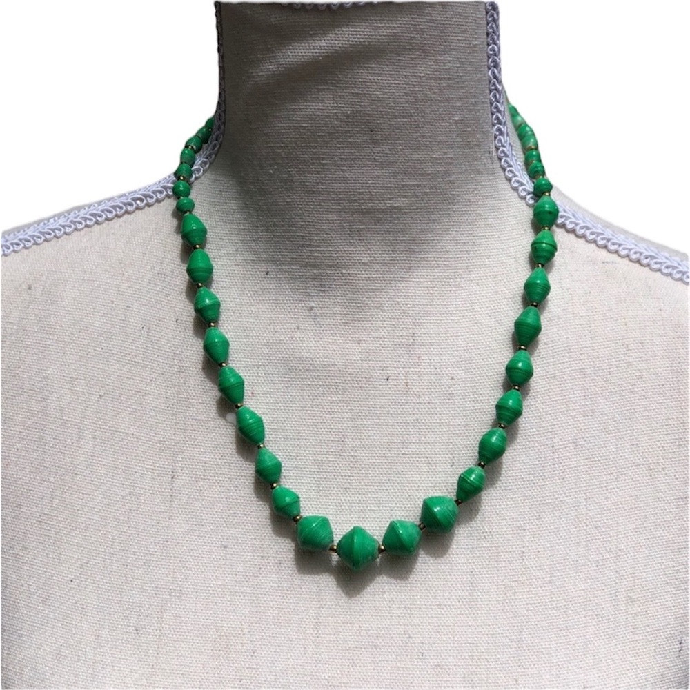Green Single Strand Beaded Necklace Girls